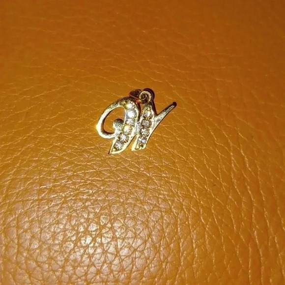 💙🌹Gold plated letter pendant "W" with faux diamonds - Picture 6 of 7